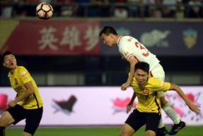 包含辽宁本钢训练开放日，清晨队长鼓劲引欢呼，中超在即，更衣室氛围转暖的词条-网页版登录入口